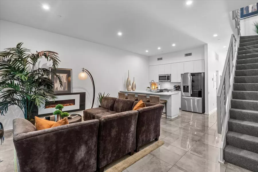 2150 N Zanjero RD #303, Palm Springs, CA 92262