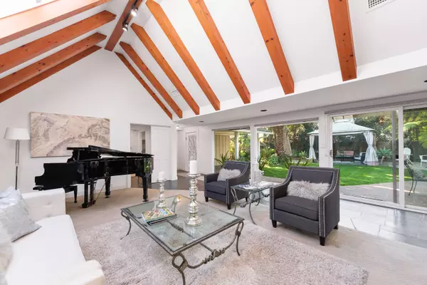 Los Angeles, CA 90034,3245 Provon LN