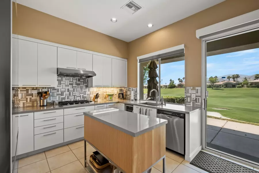 461 Desert Holly DR, Palm Desert, CA 92211