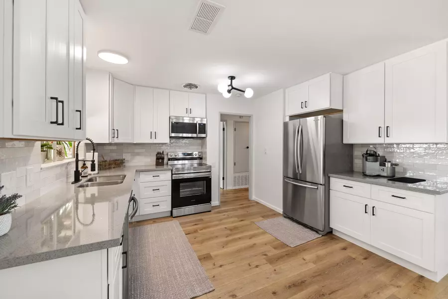 42700 Wisconsin AVE, Palm Desert, CA 92211