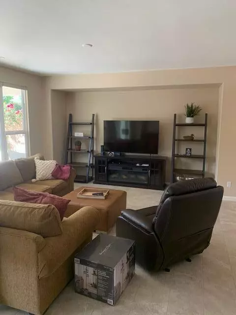 La Quinta, CA 92253,60237 Angora CT
