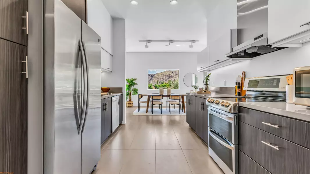 529 Desert Lakes DR, Palm Springs, CA 92264