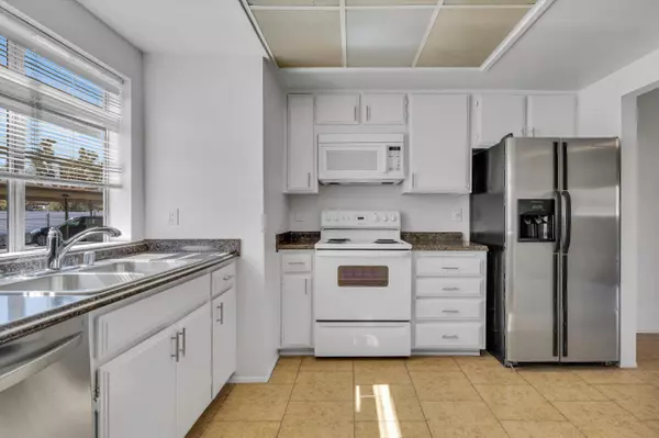 55893 Santa Fe TRL, Yucca Valley, CA 92284