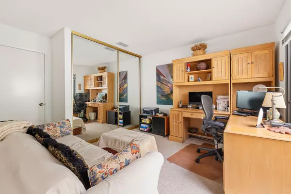 Palm Desert, CA 92260,325 Gran Via