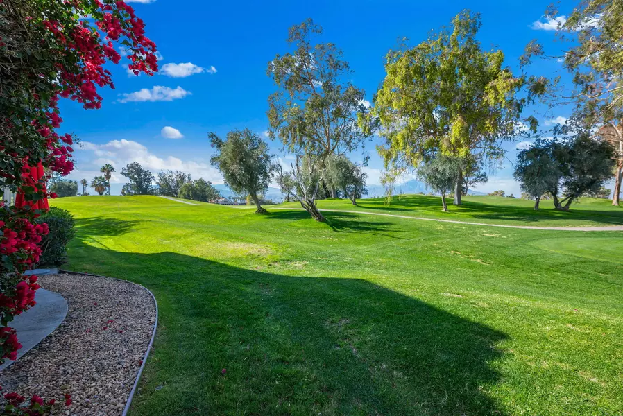 207 Desert Falls CIR, Palm Desert, CA 92211