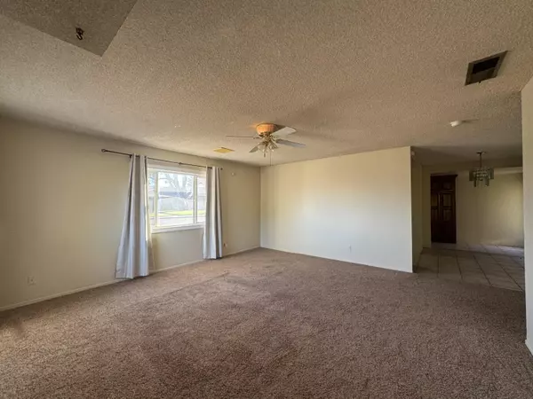 Blythe, CA 92225,301 N Sola ST