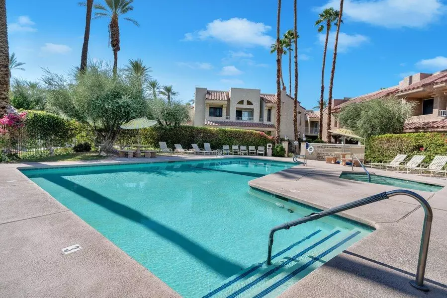 2700 Lawrence Crossley RD #90, Palm Springs, CA 92264