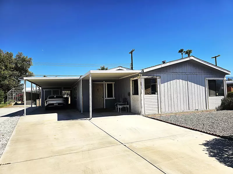 33000 Barcelona DR, Thousand Palms, CA 92276