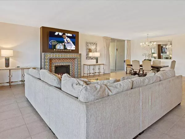 899 Island DR #102, Rancho Mirage, CA 92270