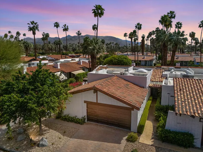 1241 Primavera DR, Palm Springs, CA 92264