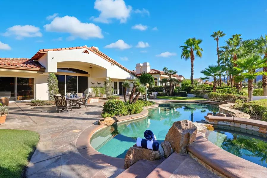 49463 Via Conquistador, La Quinta, CA 92253