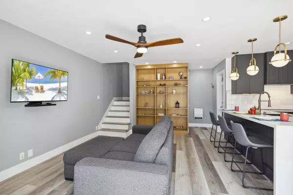 Huntington Beach, CA 92648,711 Pacific Coast HWY #206