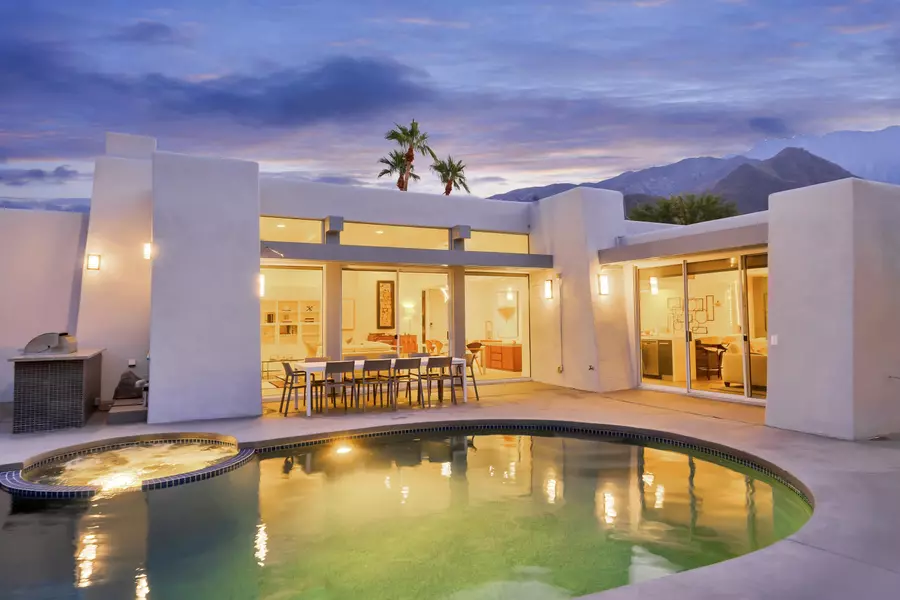 700 W Racquet Club RD, Palm Springs, CA 92262