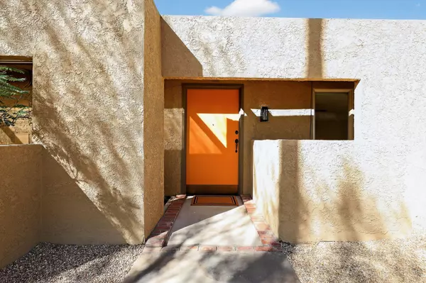 Palm Springs, CA 92262,985 N Tuxedo CIR