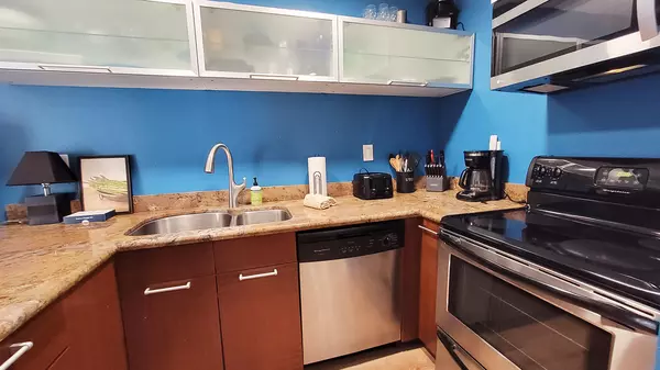 Palm Springs, CA 92282,467 S Calle El Segundo #D20