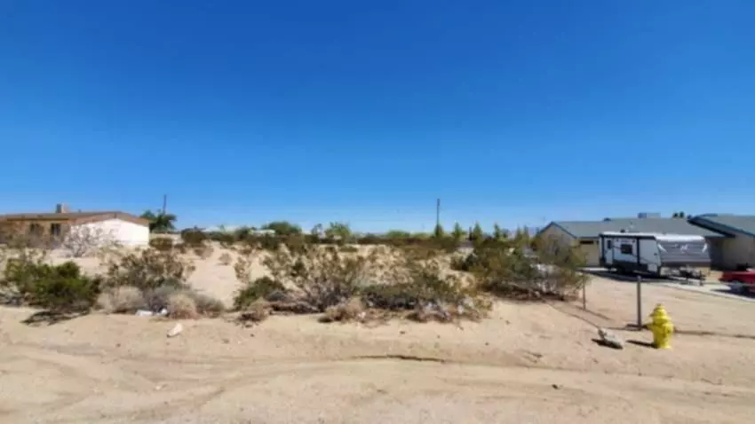 Joshua Tree, CA 92252,0 La Espana Daga