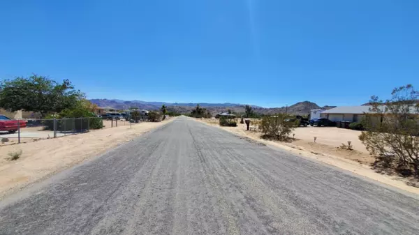 Joshua Tree, CA 92252,0 La Espana Daga