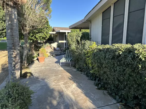 Palm Desert, CA 92260,73450 Country Club DR #208