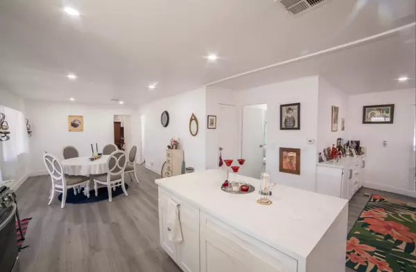 Palm Desert, CA 92260,73330 Linda CIR