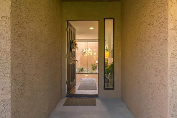 Palm Desert, CA 92260,48629 Sundrop CT