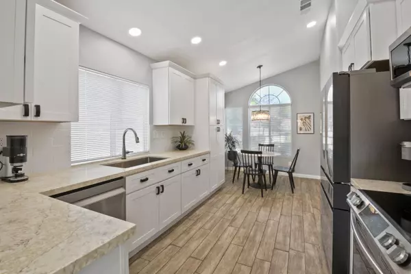 Murrieta, CA 92562,40216 Corte Peralta