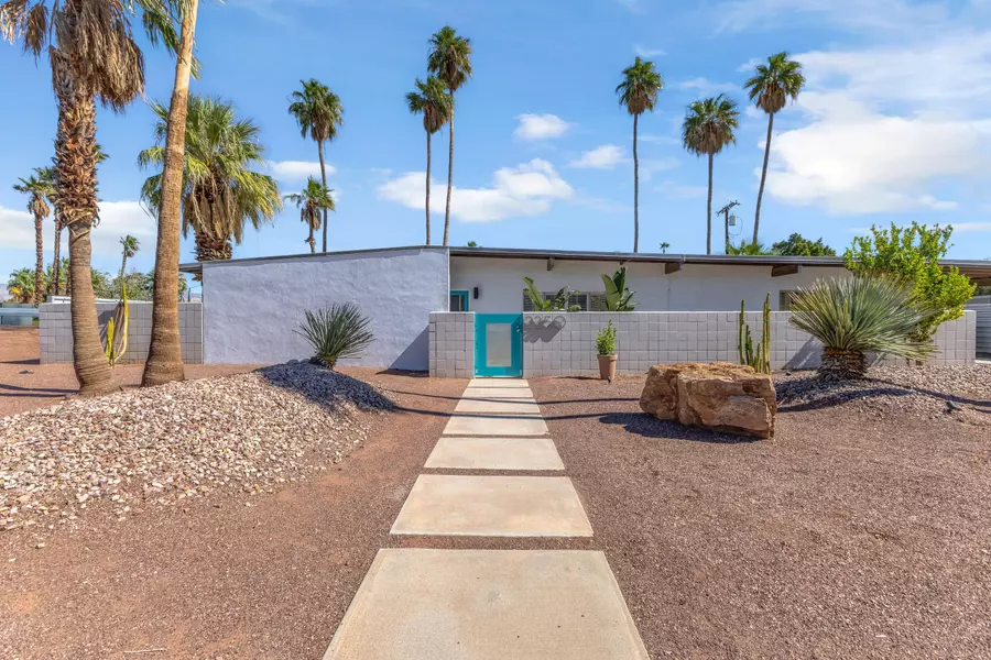 2250 Acacia RD, Palm Springs, CA 92262