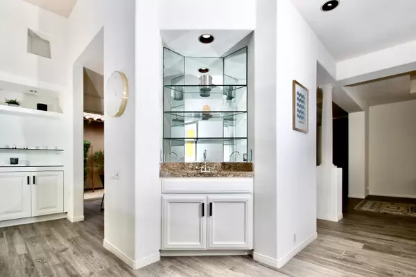 La Quinta, CA 92253,48205 Via Solana