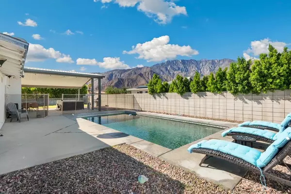 490 W Palm Vista DR, Palm Springs, CA 92262