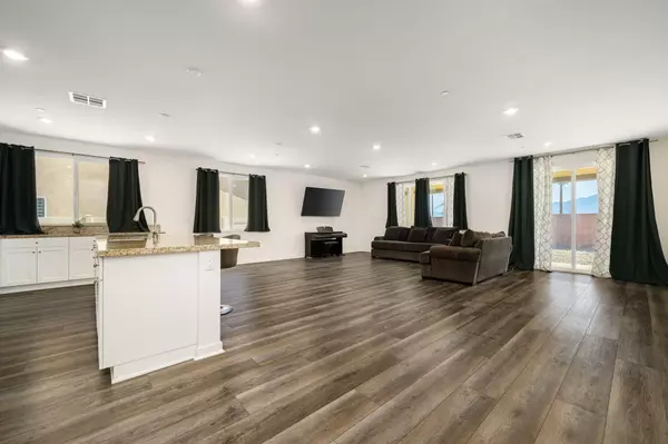 Desert Hot Springs, CA 92240,11689 S Crescent ST