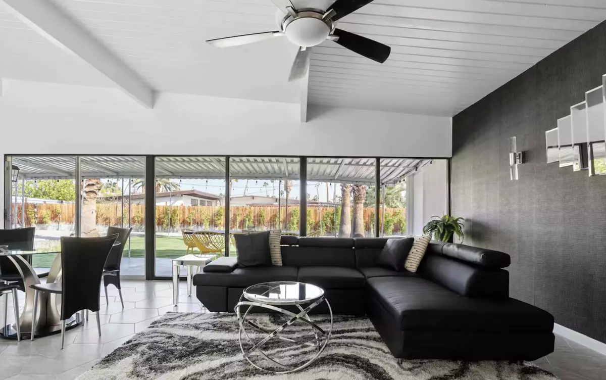 Palm Springs, CA 92262,280 N Monterey RD