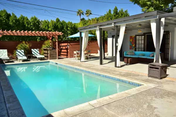 515 N Calle Marcus, Palm Springs, CA 92262