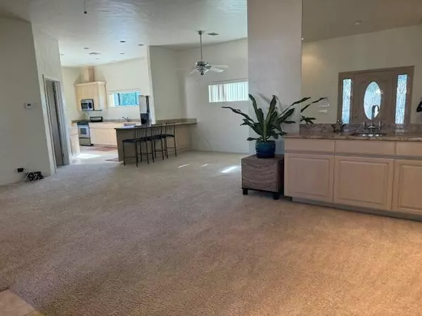 Palm Desert, CA 92211,77555 Delaware PL