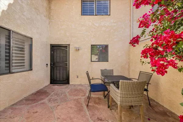 Palm Desert, CA 92260,204 Lakecrest LN