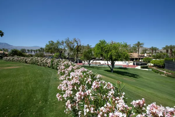 48205 Casita DR, La Quinta, CA 92253