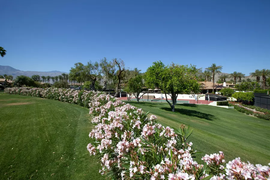 48205 Casita DR, La Quinta, CA 92253