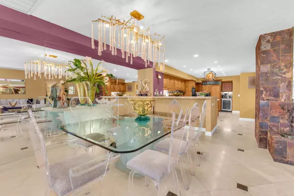 Rancho Mirage, CA 92270,216 W Kavenish DR