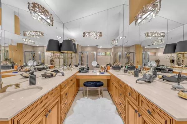 Rancho Mirage, CA 92270,216 W Kavenish DR