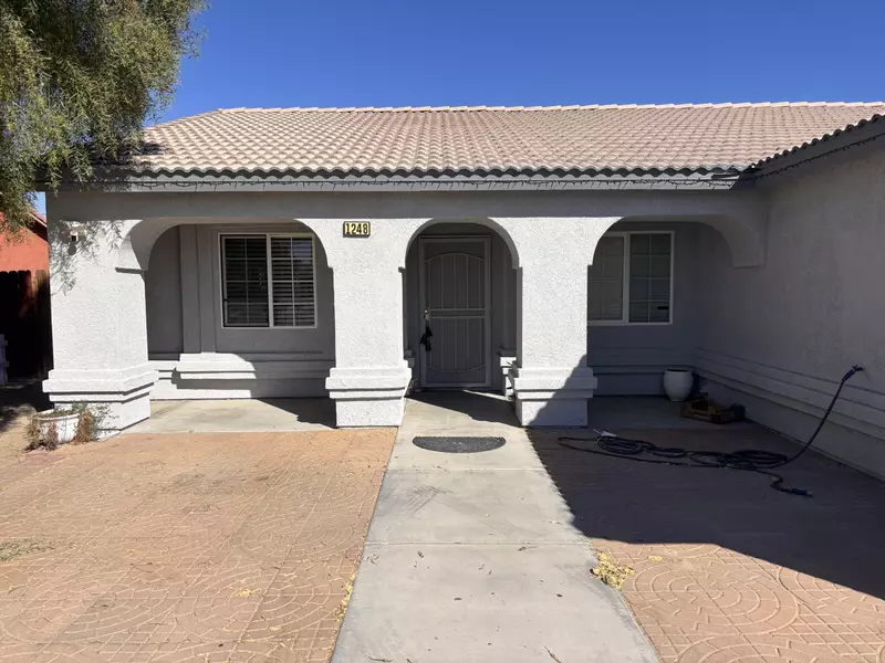 1248 Malat AVE, Thermal, CA 92274