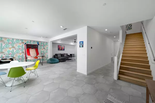 Palm Springs, CA 92264,122 Cameron Center DR