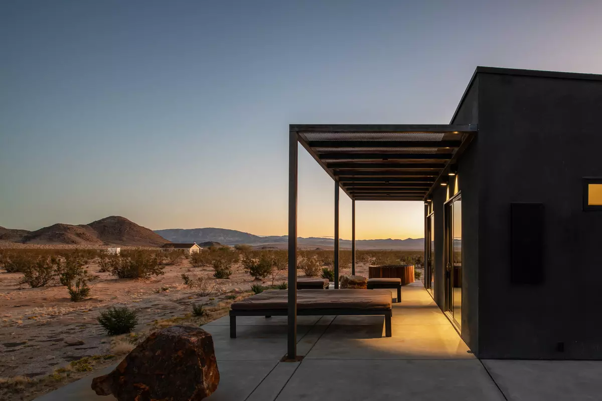 Landers, CA 92285,60052 Rocky RD