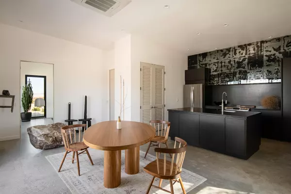 Landers, CA 92285,60052 Rocky RD