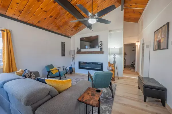 Big Bear City, CA 92314,972 Pinon LN