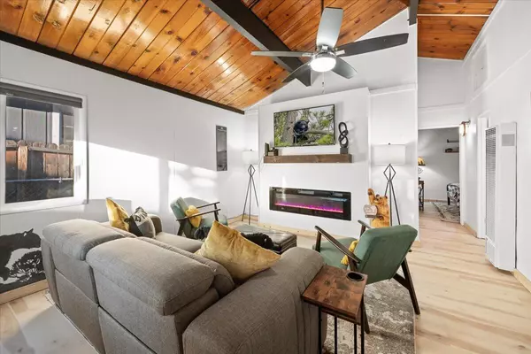 Big Bear City, CA 92314,972 Pinon LN