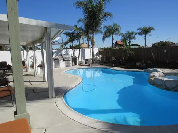 Eastvale, CA 92880,7420 Valley Meadow AVE