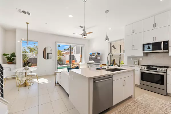 Palm Springs, CA 92262,483 Beacon WAY