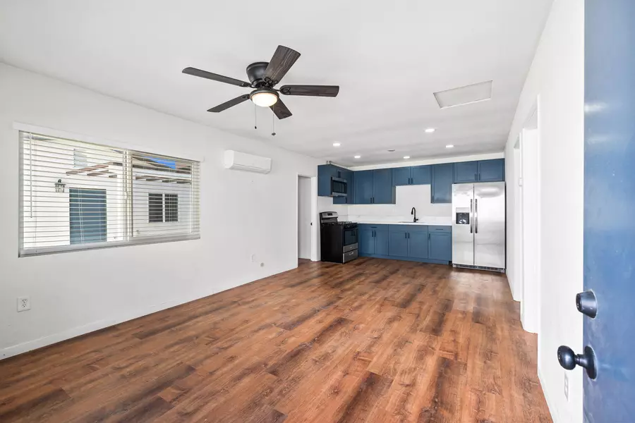 51480 Avenida Obregon #B, La Quinta, CA 92253