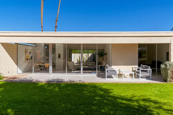 Palm Springs, CA 92264,340 Desert Lakes DR