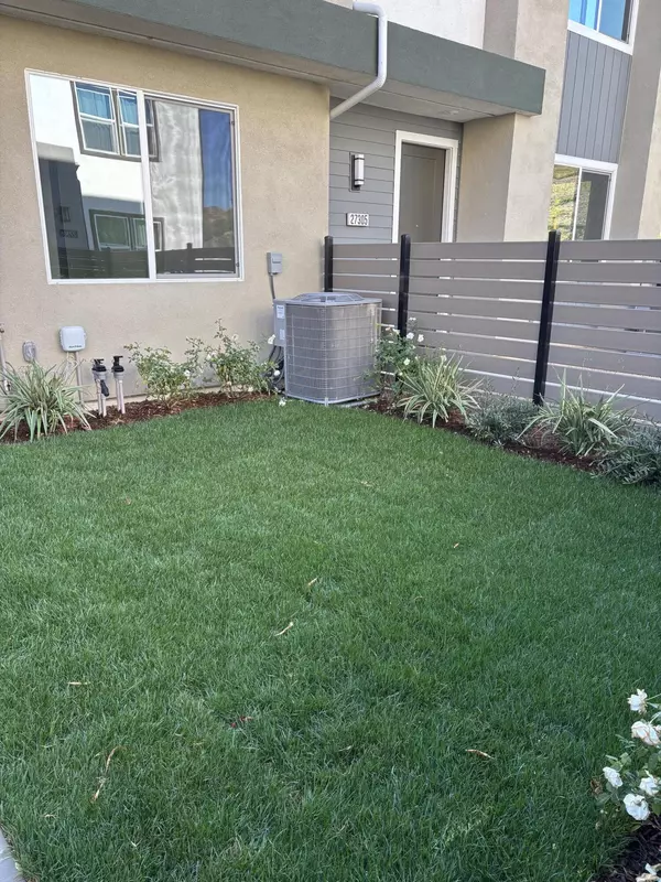 Valencia, CA 91381,LN