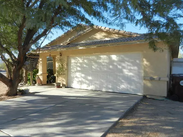 1252 Roselle AVE, Thermal, CA 92274