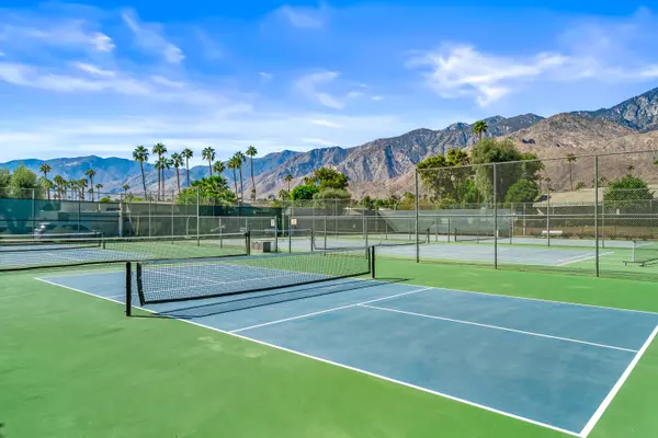 1207 Antigua Circle CIR, Palm Springs, CA 92264